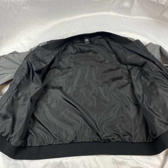 Nightmare before Christmas Bomber jacket size 2 - Picture 11 of 15